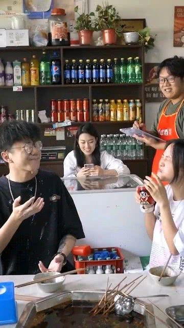 私下喷水在线视频,网络喷子的狂欢与反思