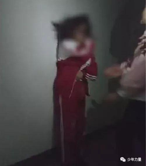 初中暴力在线视频精品,反思网络暴力现象